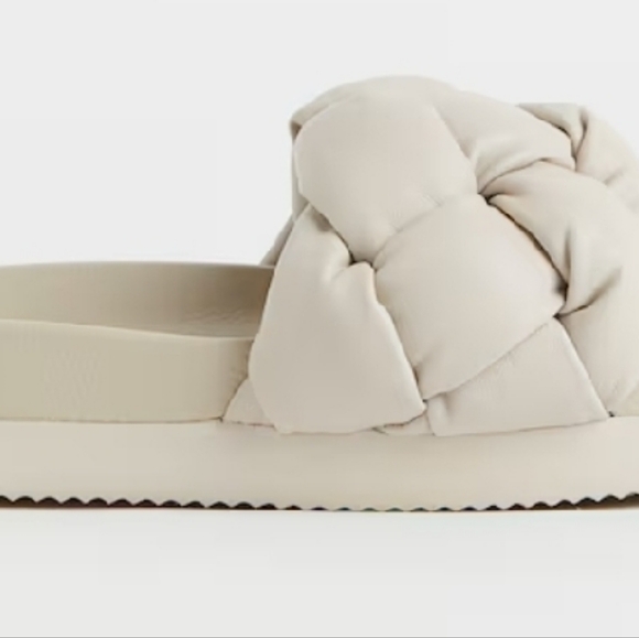 H&M Cream Shoes - Picture 2 of 5